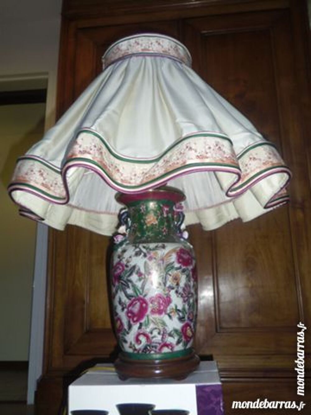 pied de lampe avec abat-jour Meubles