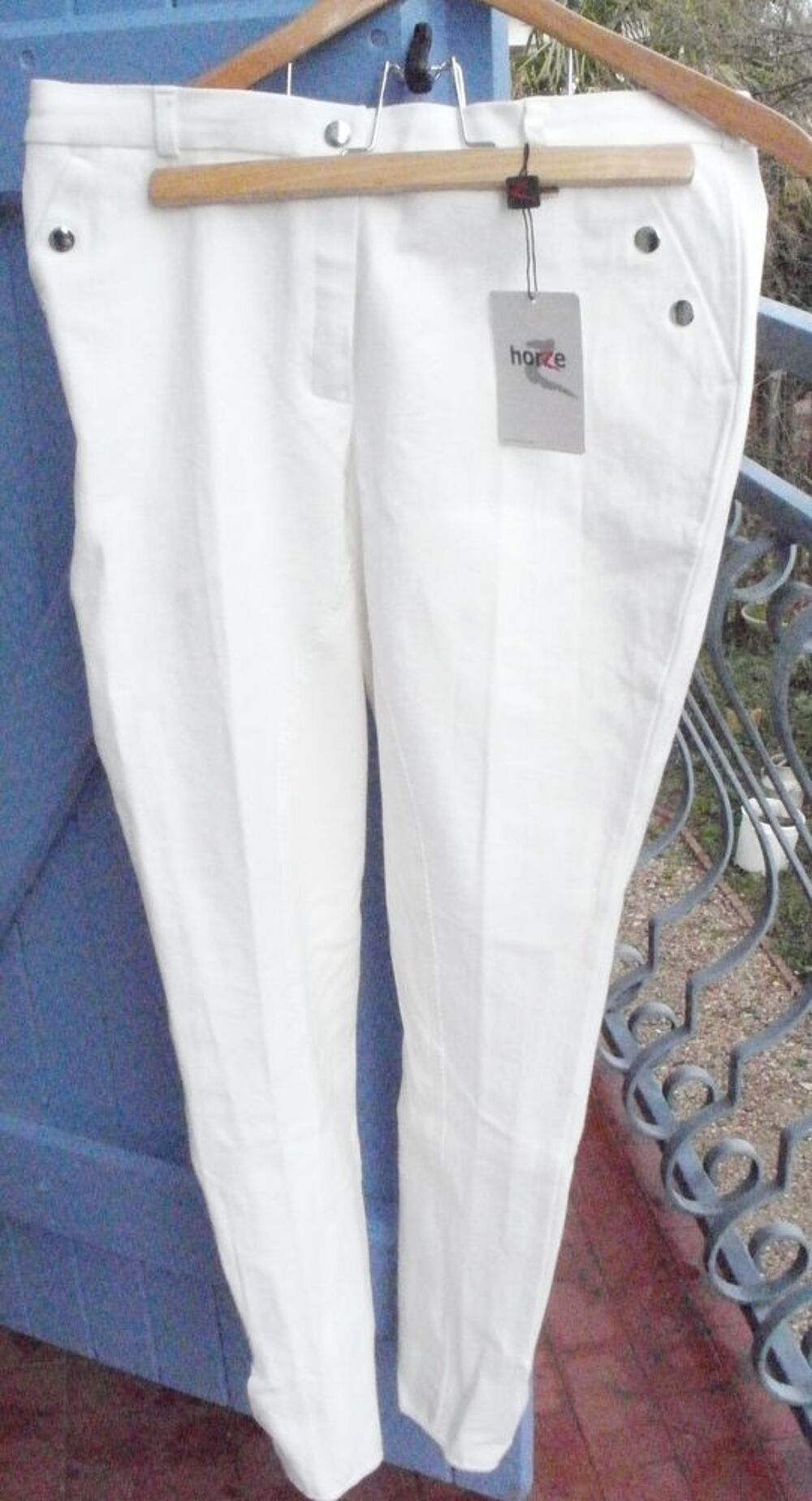 Pantalon blanc Equitation NEUF T 42 ou 44 Sports