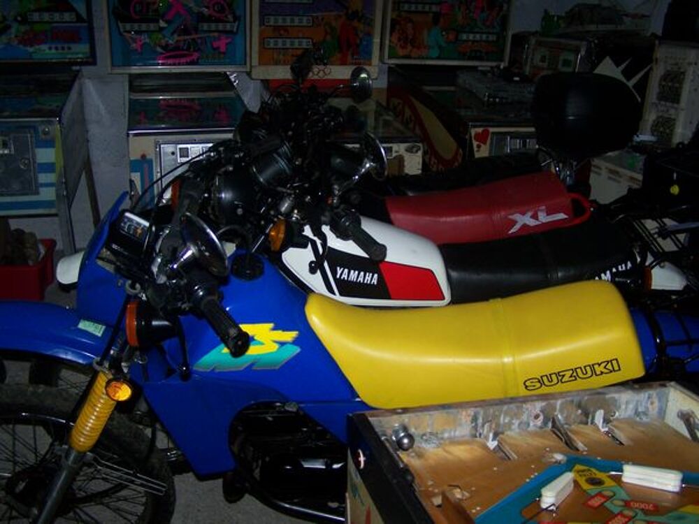 collectionneur Recherche moto a restaurer contre flipper. 