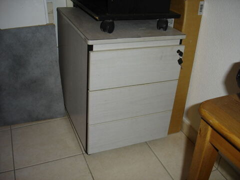 meuble de bureau  tiroirs roulant (avec clefs) -50%-
35 Gagnac-sur-Garonne (31)