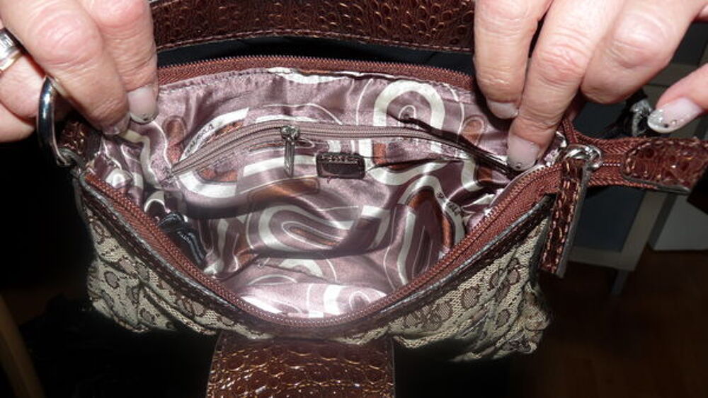 Sac a main de marque Guess Maroquinerie