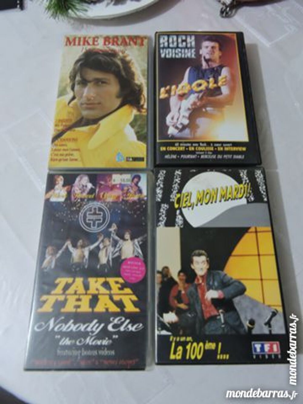 Cassettes VHS Chanteurs/TV DVD et blu-ray