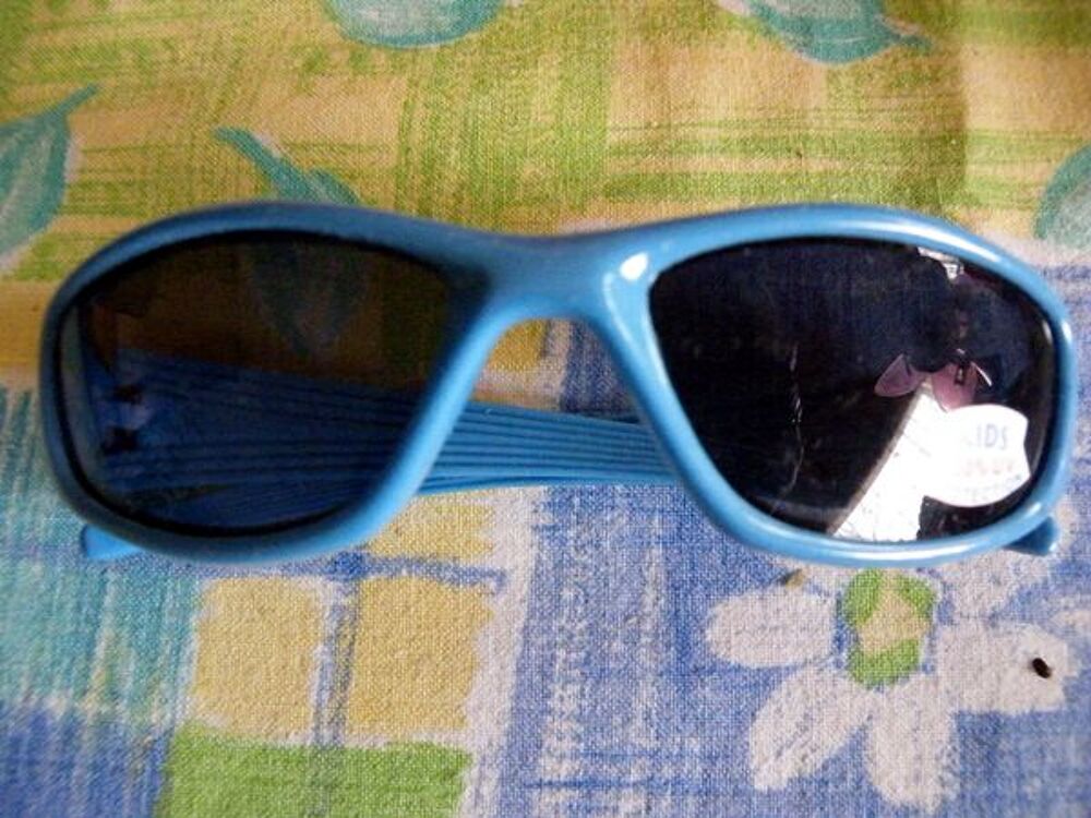 lunettes enfants protection uv neuves Puériculture