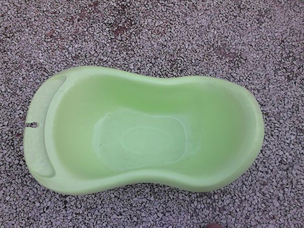 Baignoire B&eacute;b&eacute; vert anis Puériculture