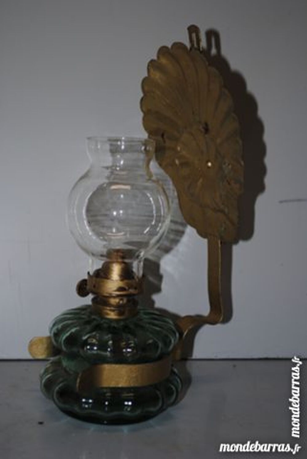 lampe &agrave; p&eacute;trole mural Décoration