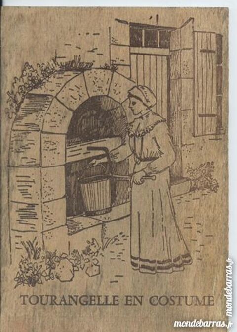 tourangelle en costume carte originale en bois 18 Tours (37)
