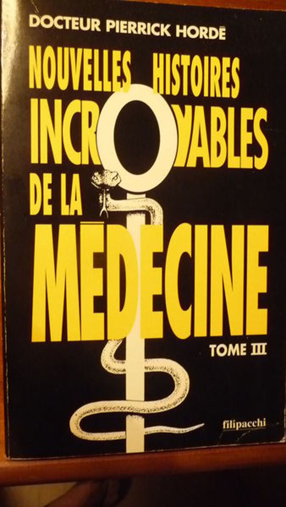 DEUX LIVRES. Livres et BD