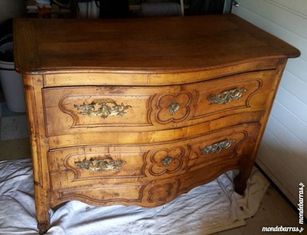 commode galb&eacute;e 18 &egrave;me en poirier Meubles