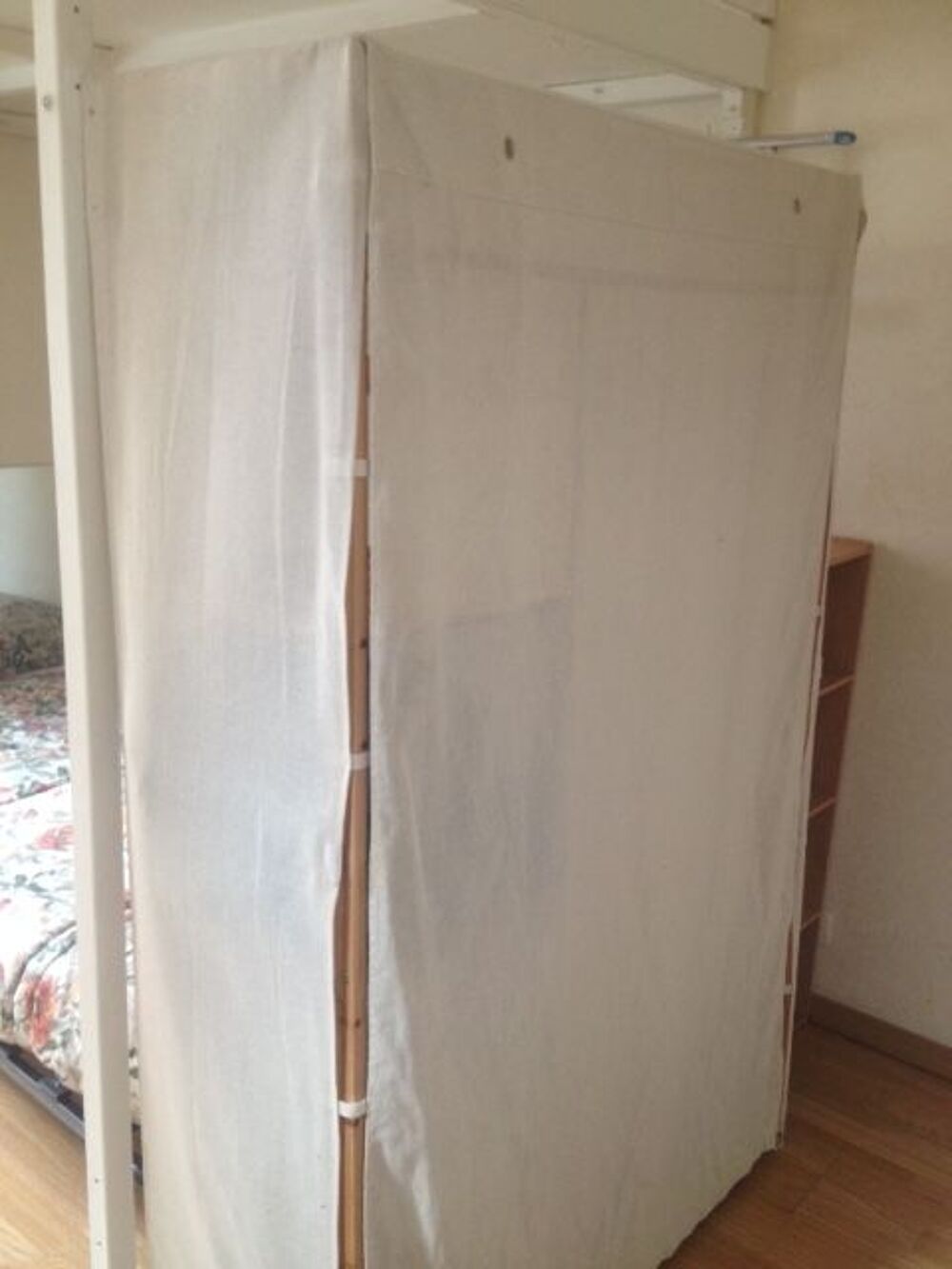 URGENT d&eacute;m&eacute;nagement vend clic clac armoire mini four etc Meubles