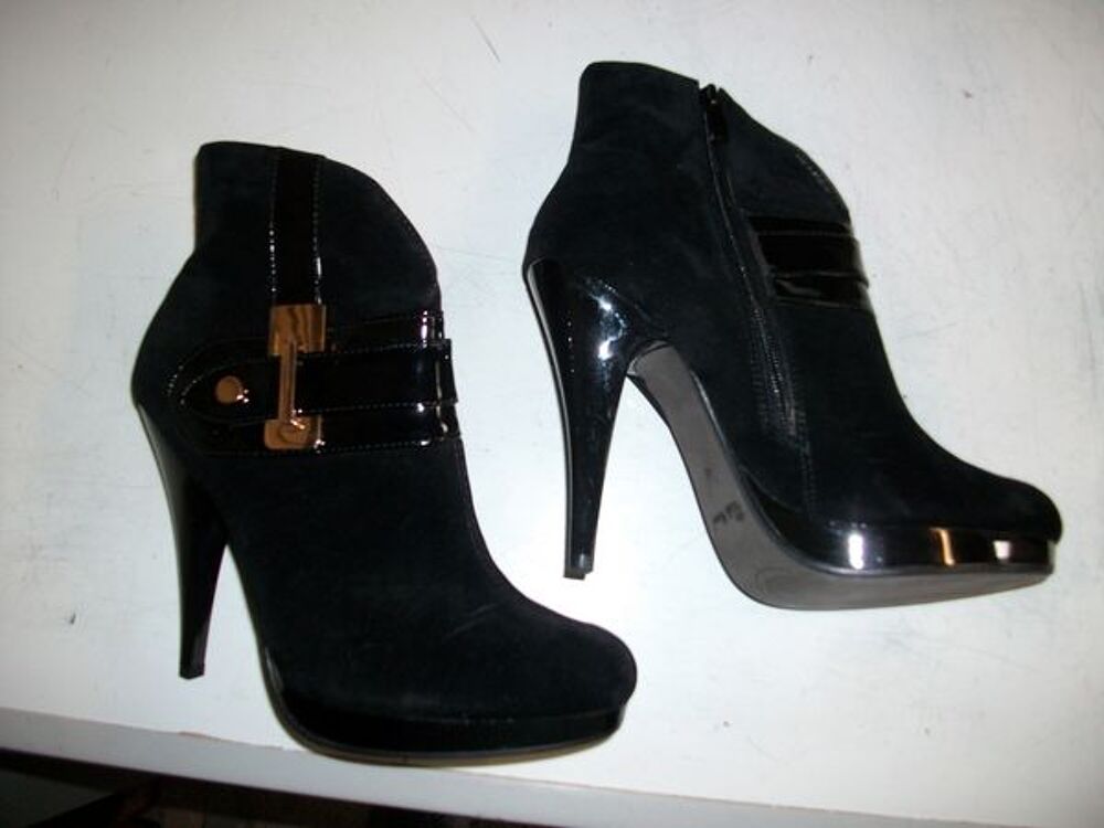 Bottines Noir &agrave; sangles d&eacute;coratifs talons 13 cm pt 40 &agrave; 15 € Chaussures