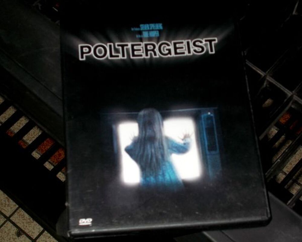 dvd poltergeist de Steven Spielberg 1982 (horreur, angoisse) DVD et blu-ray