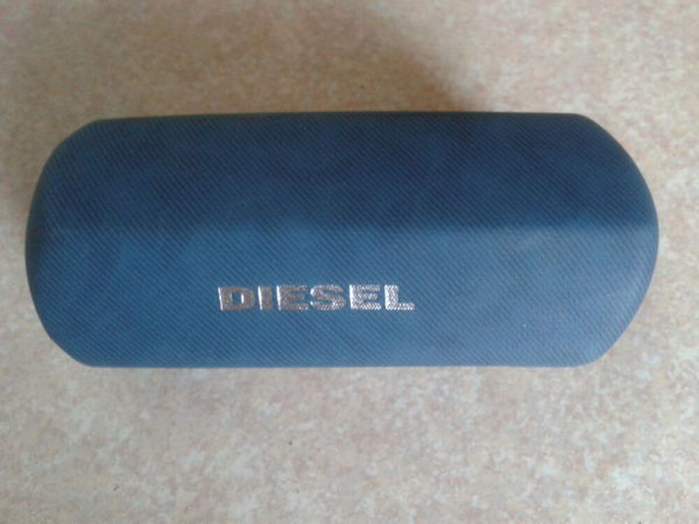 Lunette de soleil femme Diesel Maroquinerie