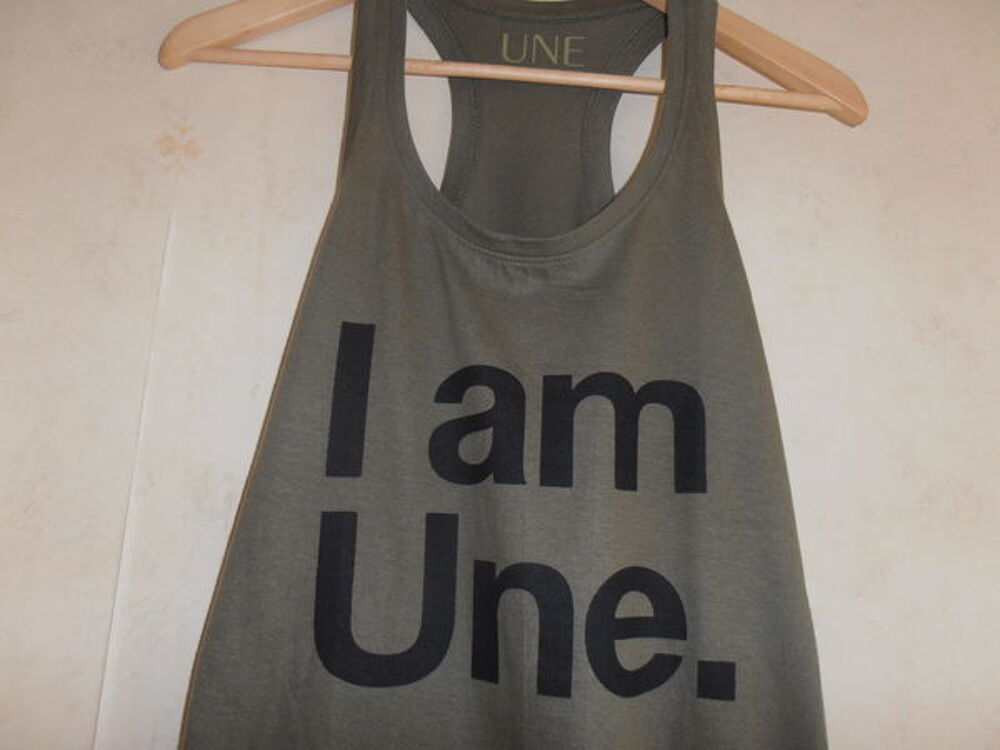 D&eacute;bardeur kaki "I am une" (77) Vêtements
