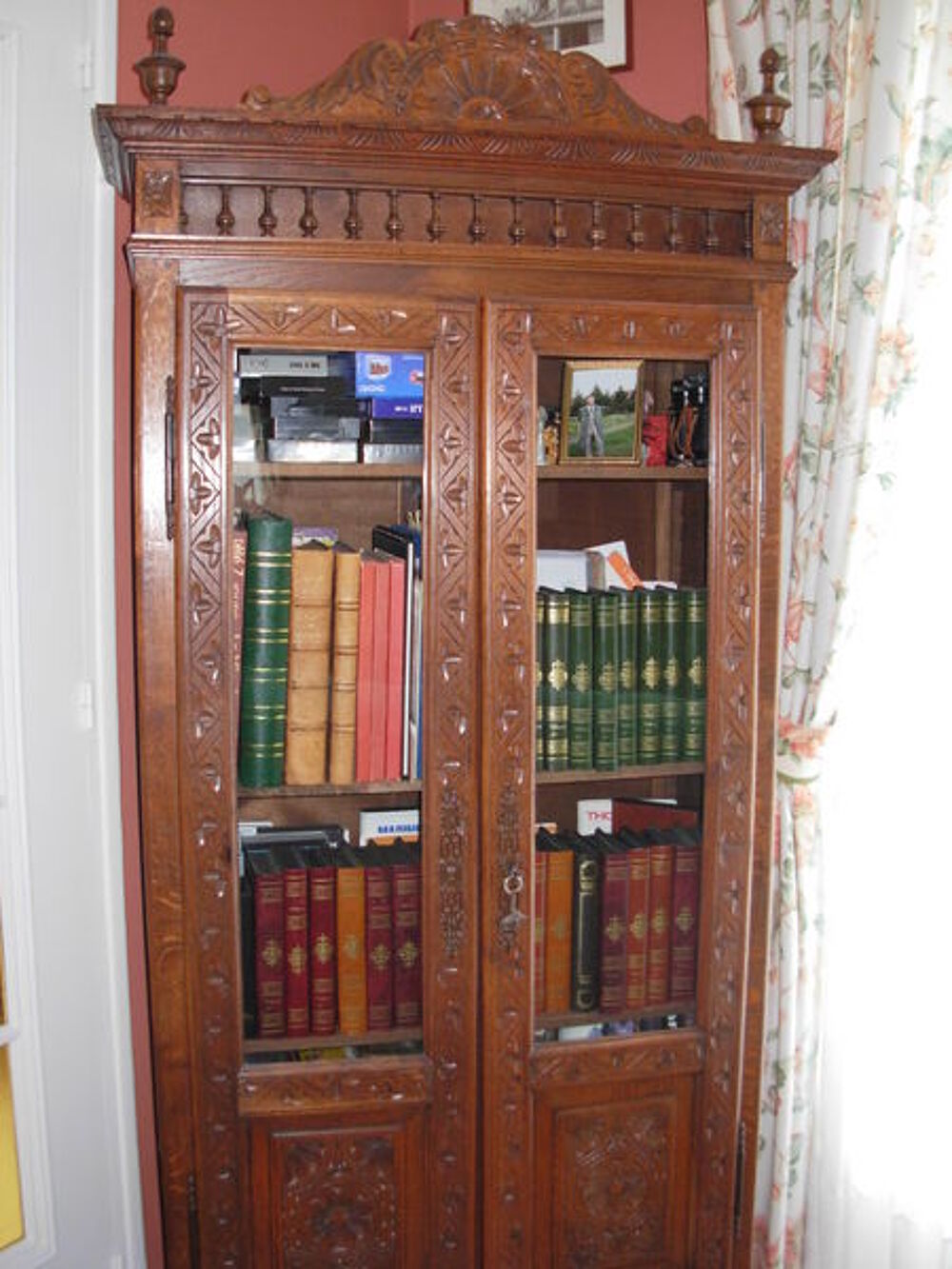 Biblioth&egrave;que ancienne-sculpt&eacute;e-Chevill&eacute;e Meubles