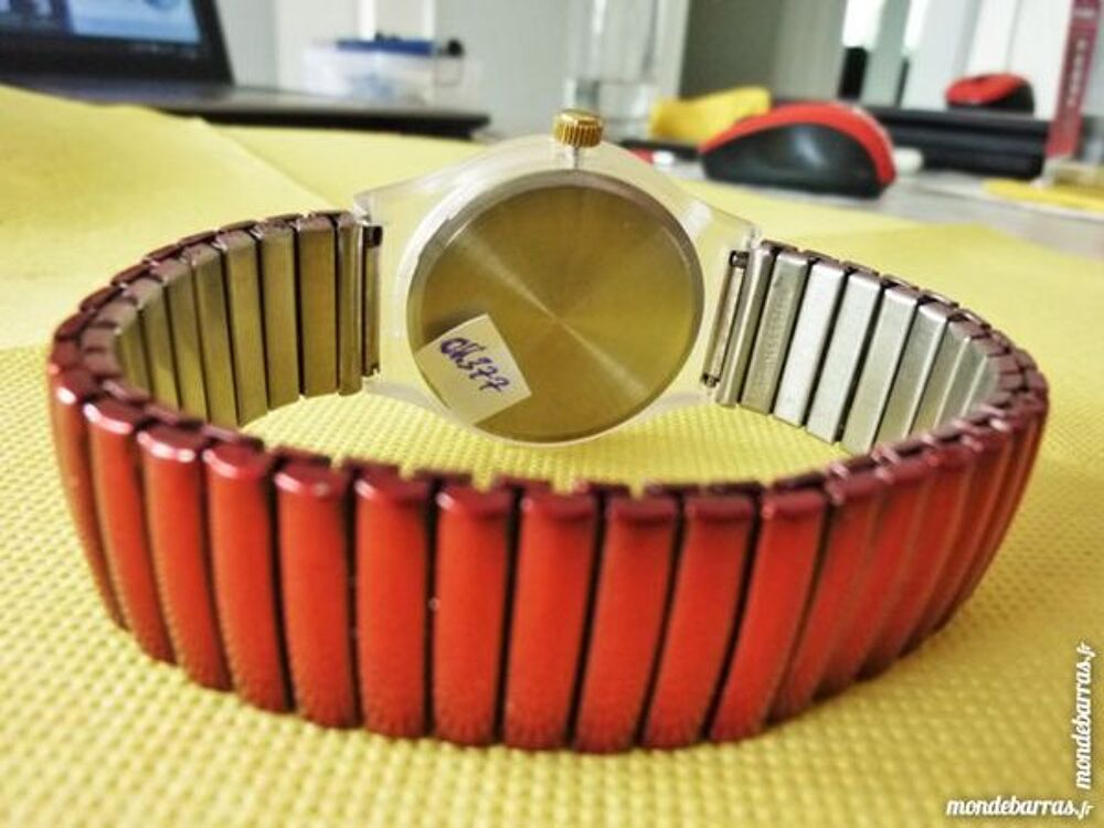 LUC DESROCHES montre rouge analogique LUD0025 Bijoux et montres