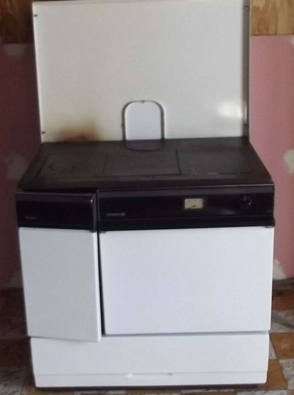 CUISINI&Egrave;RE A BOIS Electroménager