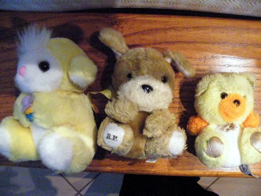 petites peluche diverses Puériculture