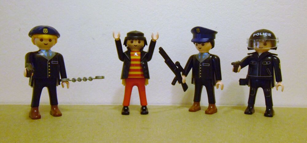 L'arrestation du m&eacute;chant Playmobil &agrave; rayures Jeux / jouets