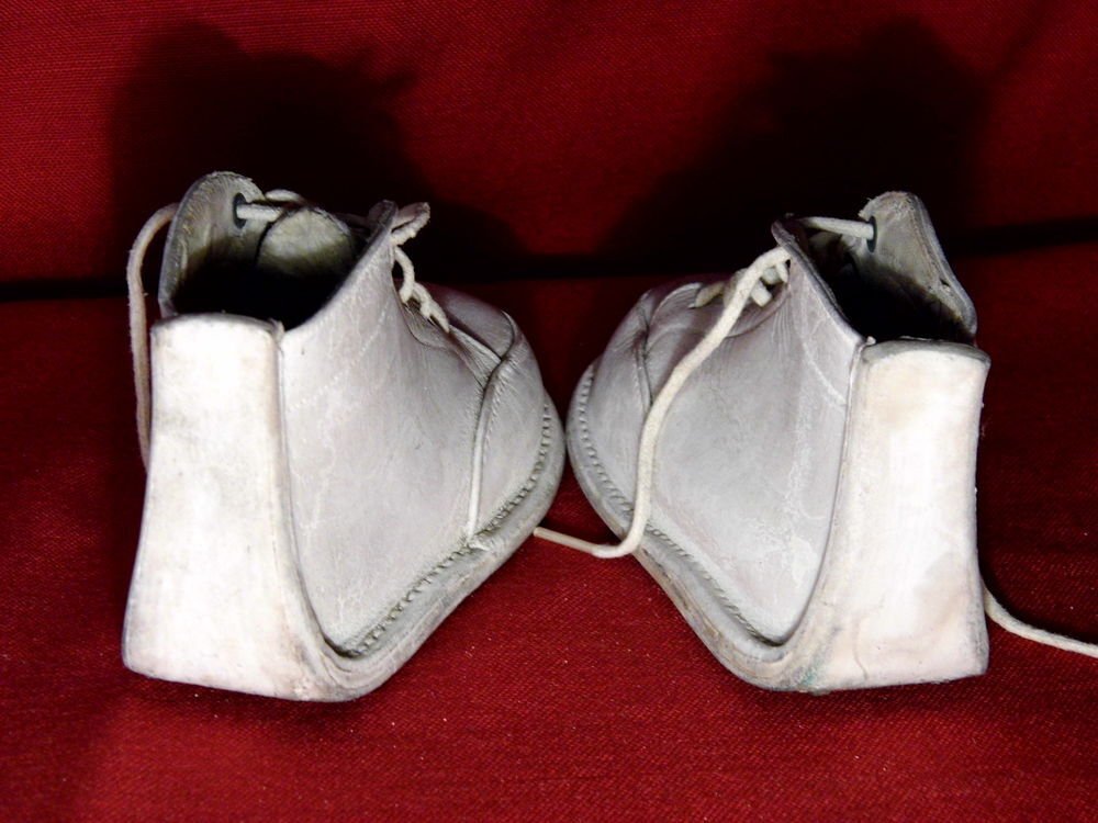 Chaussures anciennes cuir enfant poup&eacute;e vintage 