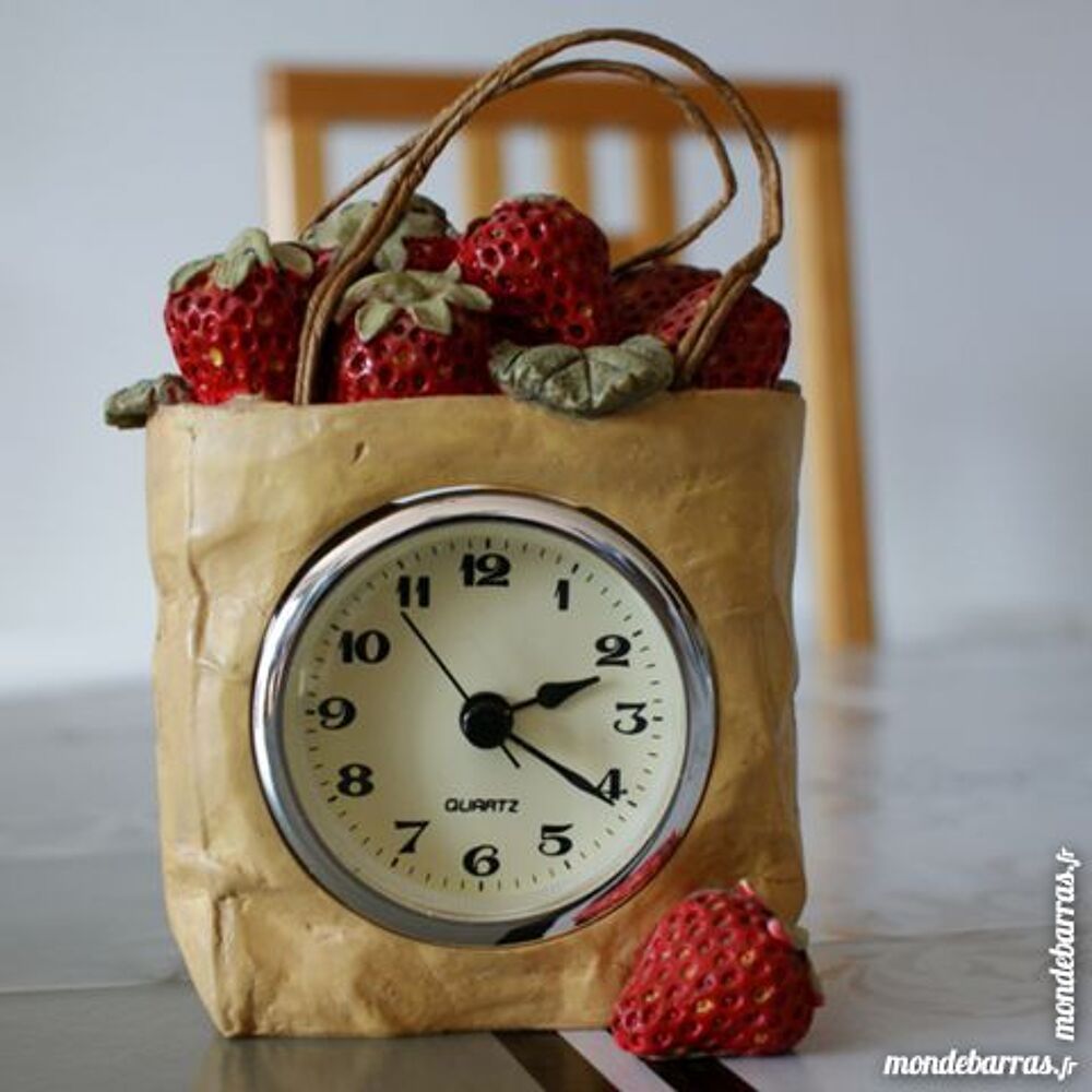 Horloge panier d&eacute;coration D�coration