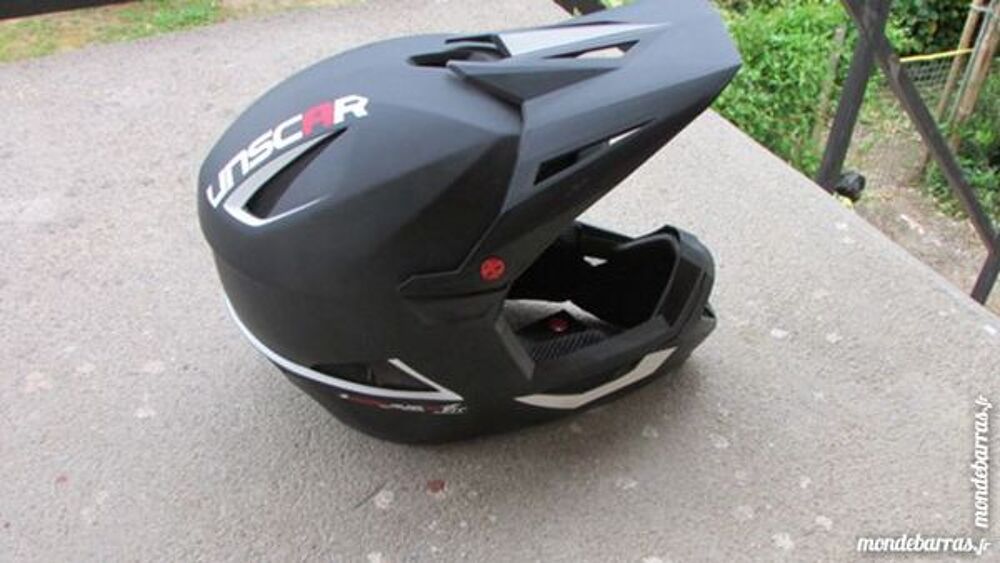 CASQUE DE 6 A 10 ANS.(tout neuf)decatlon+facture. Vélos