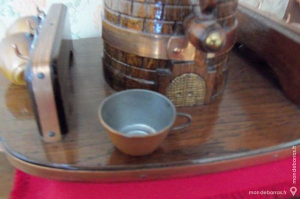 Moulin en bois sur un socle Décoration