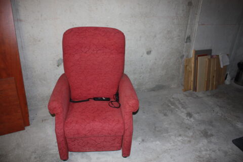 FAUTEUIL POUR AIDE  3 POSITIONS 150 Frjus (83)
