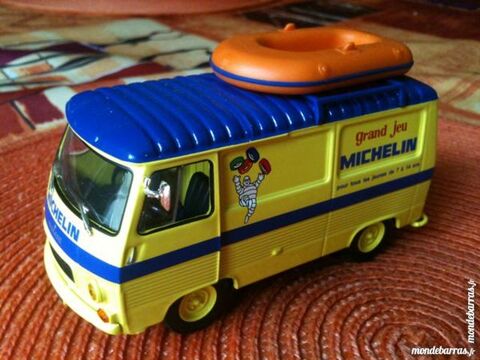 Peugeot j7 michelin altaya 1/43 10 Courcouronnes (91)