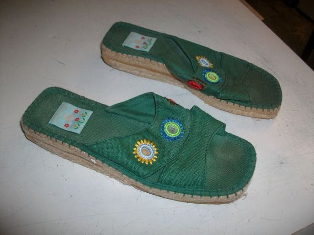 Mules en espadrilles Vert Sapin pt 38 &agrave; 3,50 € Chaussures