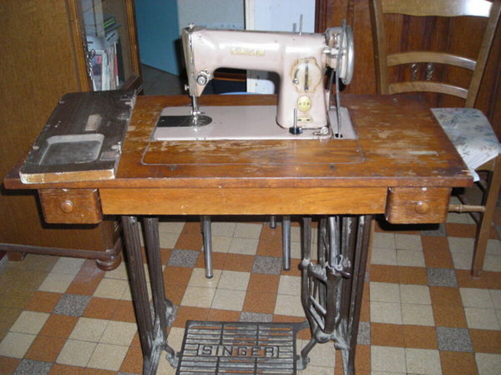 machine a coudre SINGER Meubles