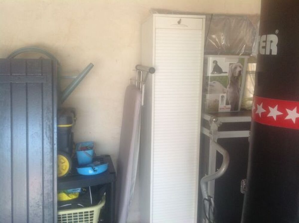 Meuble &agrave; rideaux pour bureau Meubles