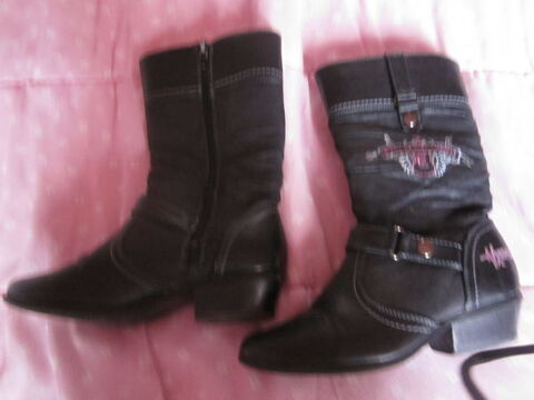 Paire de bottes en cuir noir, pointure 31 7 Boves (80)