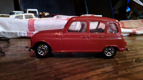 Renault 4L NOREV n 53. 15 Bannalec (29)