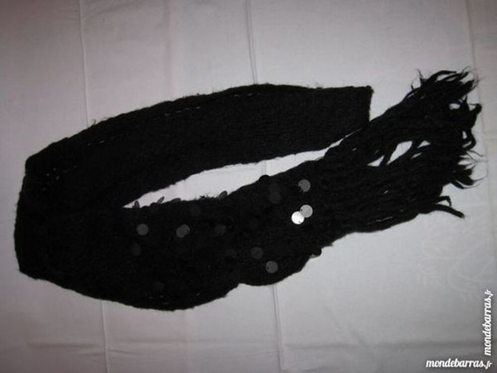 Echarpe noire femme Vêtements
