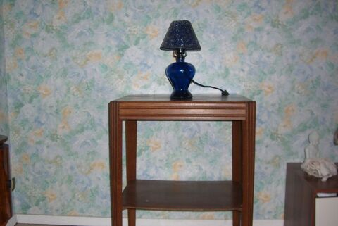 Petite table en noyer 30 Saint-Jean-de-Moirans (38)