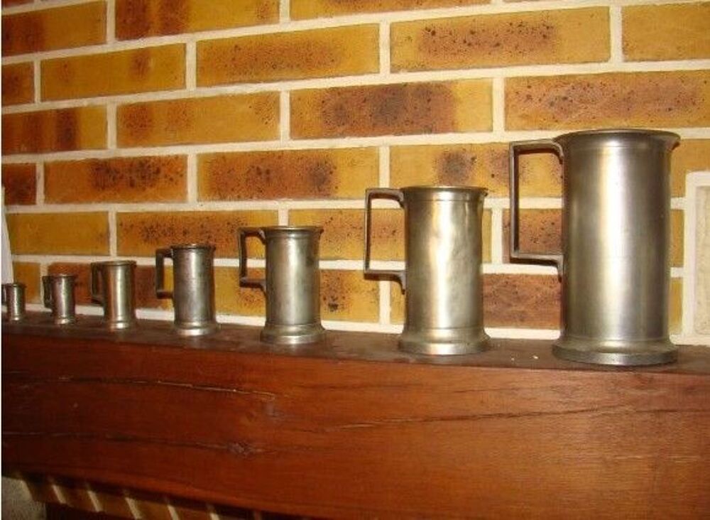 S&eacute;rie de 7 mesures en &eacute;tain ancien Décoration