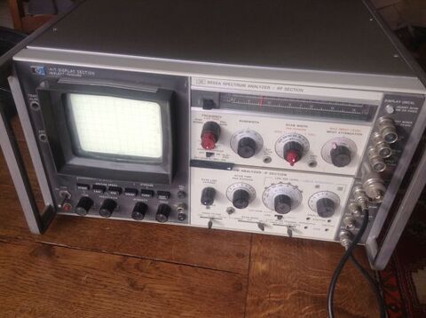 ANALYSEUR de SPECTRE  H P   8555A 300 Santenay (21)