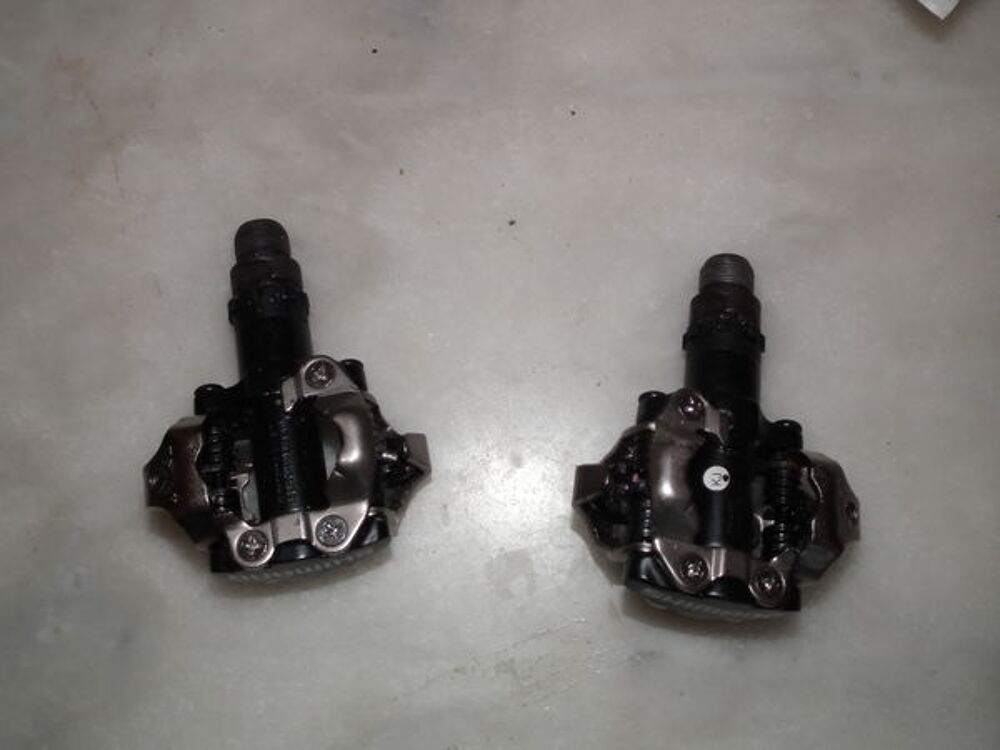 2 paires de pedales spd pour vtt. Vélos