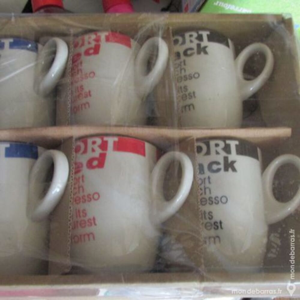 6 MUGS AVEC LEUR SOUS TASSES Cuisine