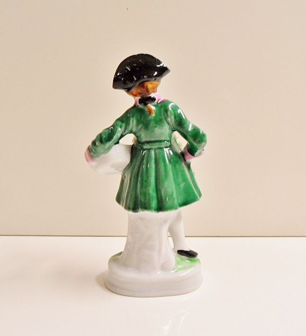 FIGURINE PORCELAINE STATUETTE PERSONNAGE XVIII&egrave;me SIECLE 