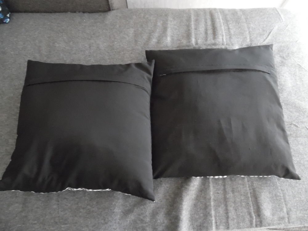 2 coussins imprim&eacute;s vichy noir et blanc Décoration