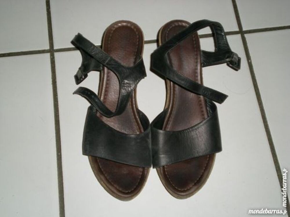 Chaussure femme compens&eacute;e noire Chaussures