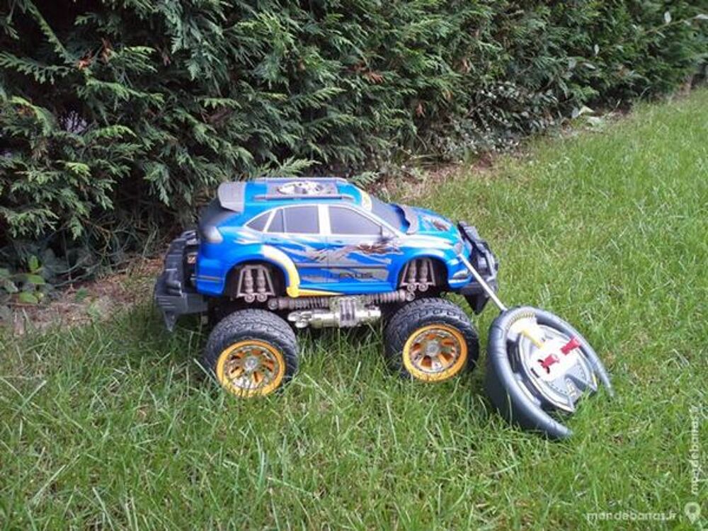 VOITURE TELECOMMANDEE Jeux / jouets