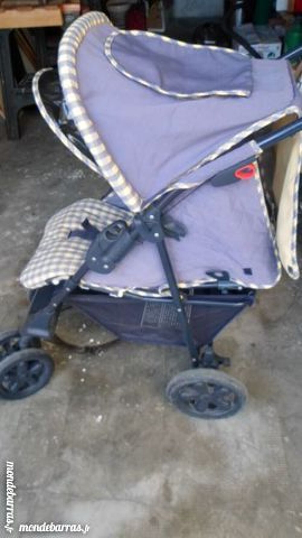poussette b&eacute;b&eacute; Puériculture