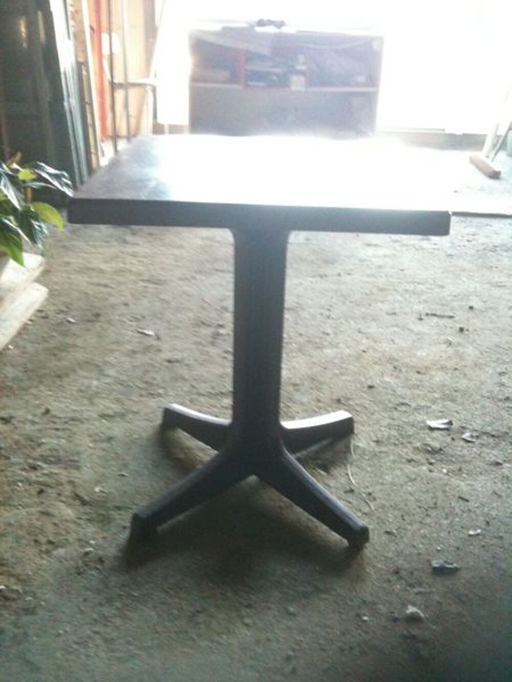 TABLES DE BISTRO Meubles
