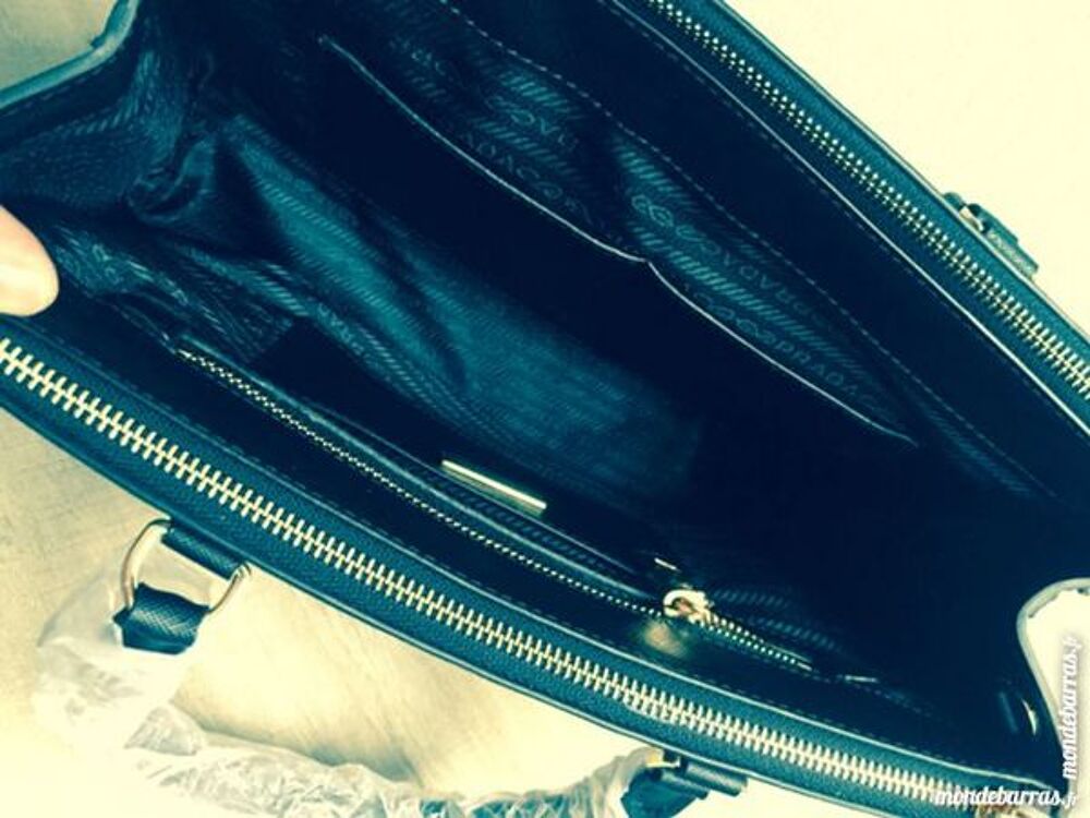 Authentique Sac &agrave; main Prada cuir noir Maroquinerie
