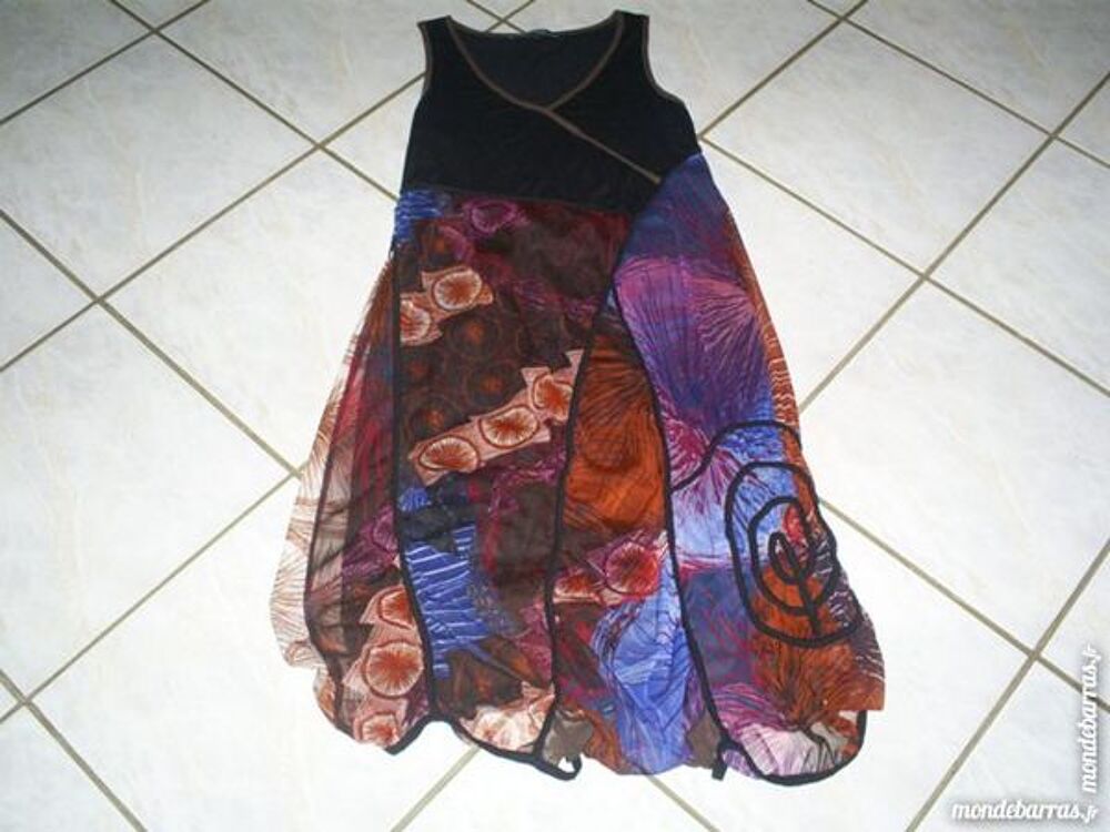 ROBE MADO Taille 2 Vêtements