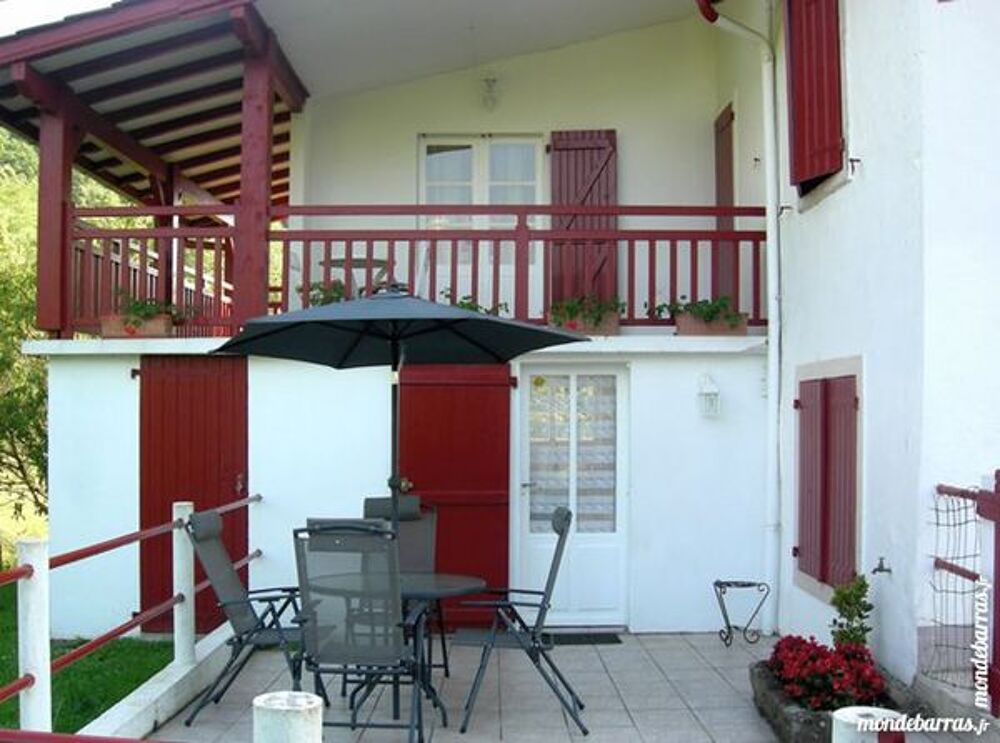   Gîte de charme dans un cadre d'eau et de montagnes Aquitaine, Macaye (64240)
