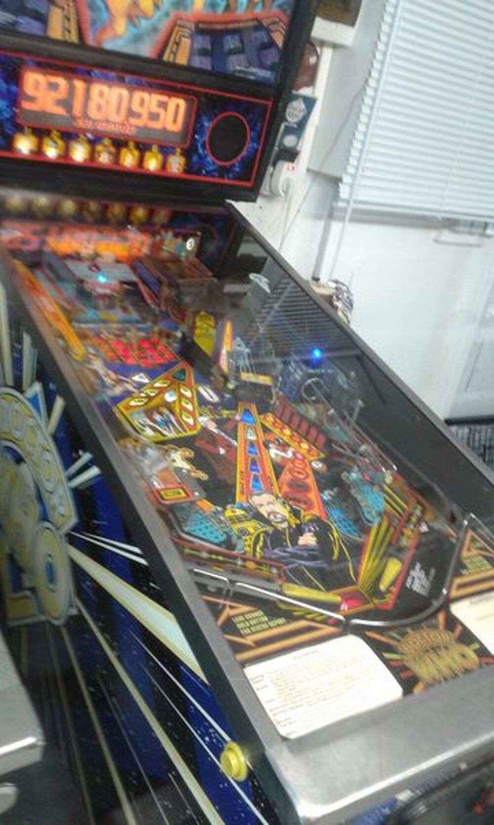 Recherche ce genre de flipper dot matrix en panne. Jeux / jouets