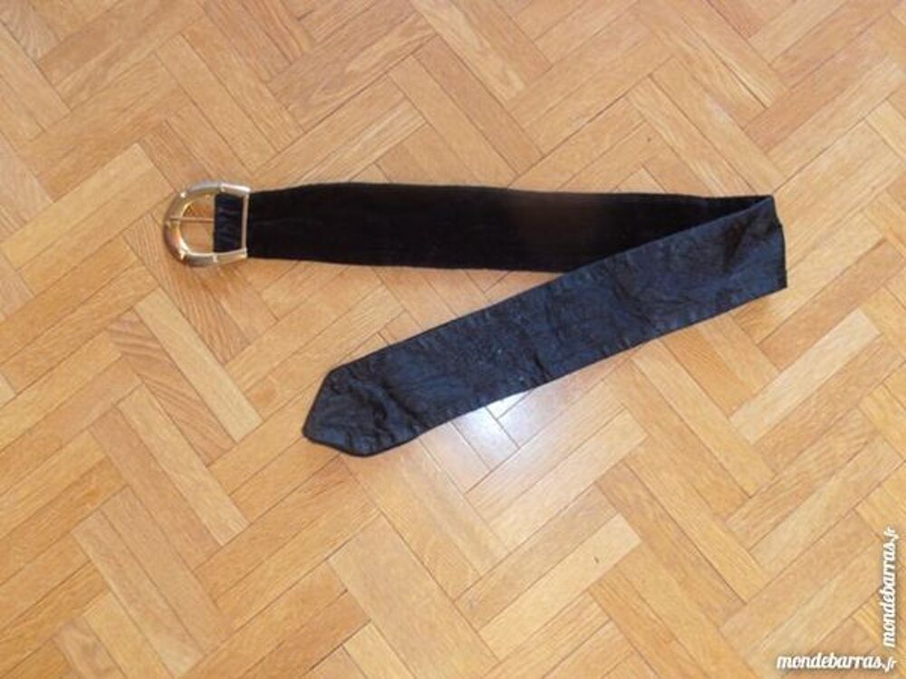 Ceinture noire velours boucle fer &agrave; cheval (77) Bijoux et montres